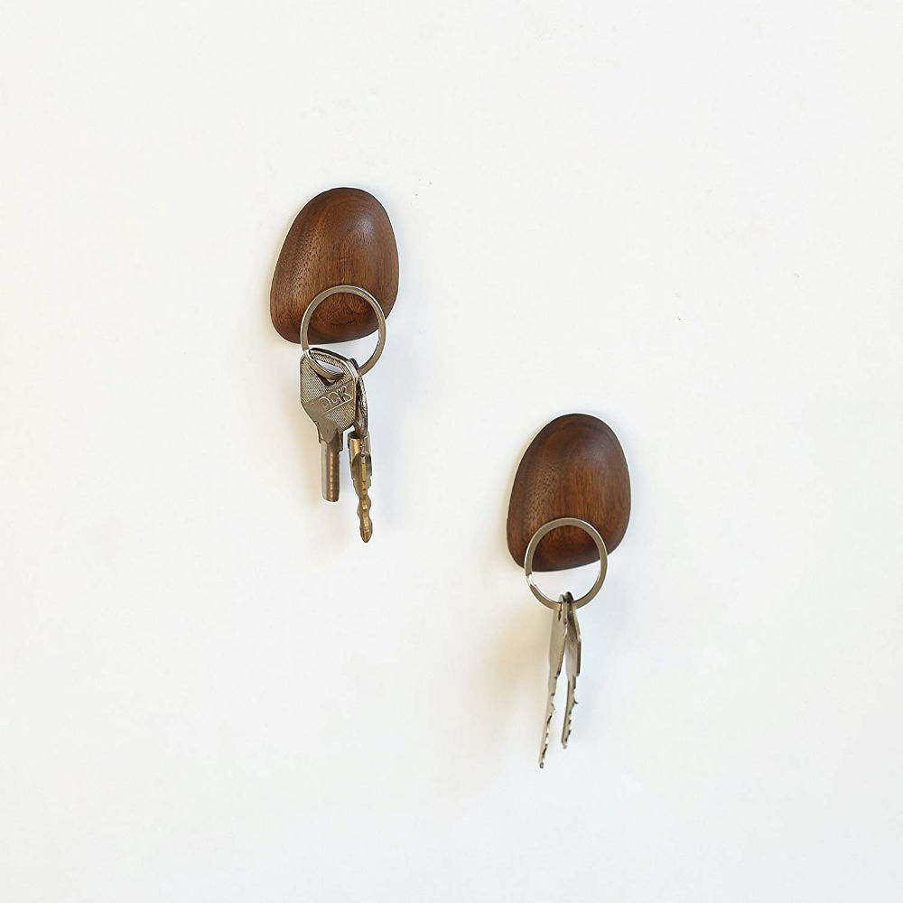 A Magnetic Key Holder to Keep Your Keys In Place