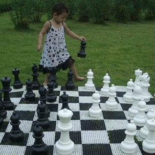 12 Inch Tall Chess Set and Chess Mat for A Real Game Experience - Viral ...