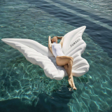 Giant Pool Float to Lavish your Amazing Pool Party with Some Memorable Moments